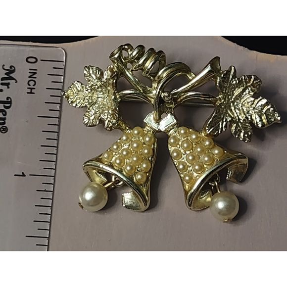 Vintage Gold Tone and Faux Pearl Twin Bell Brooch Pin - Picture 5 of 5